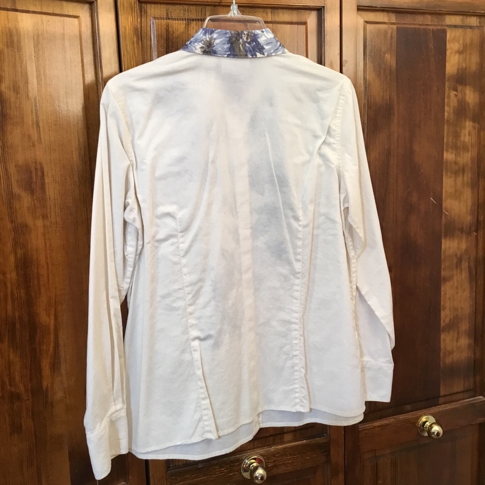 Lovely floral print button down shirt, size SP, NWT, - Picture 3 of 3